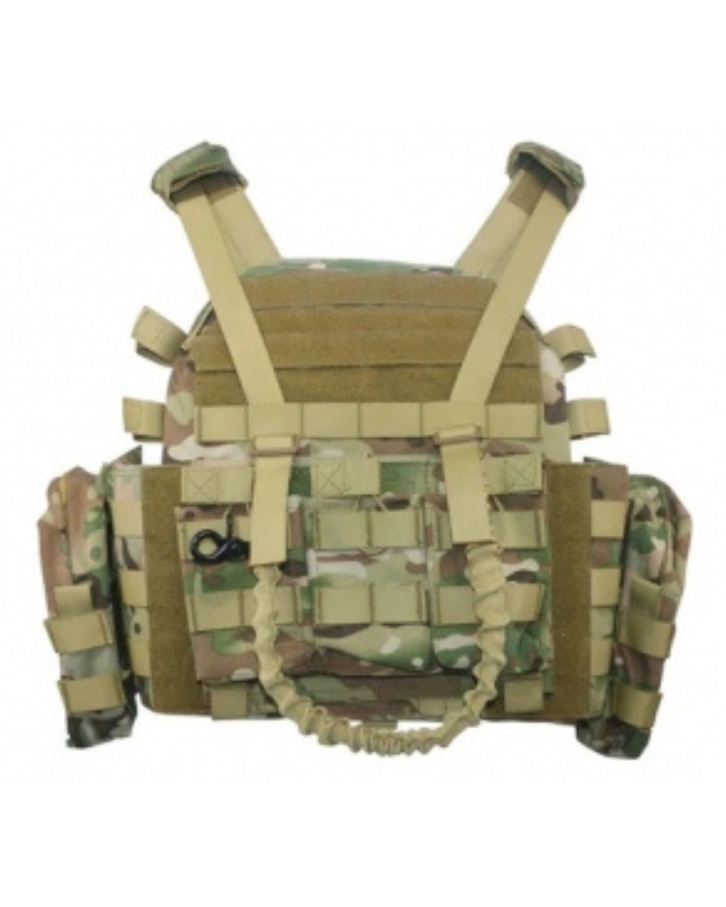 Tactical plate carrier with a camouflage pattern